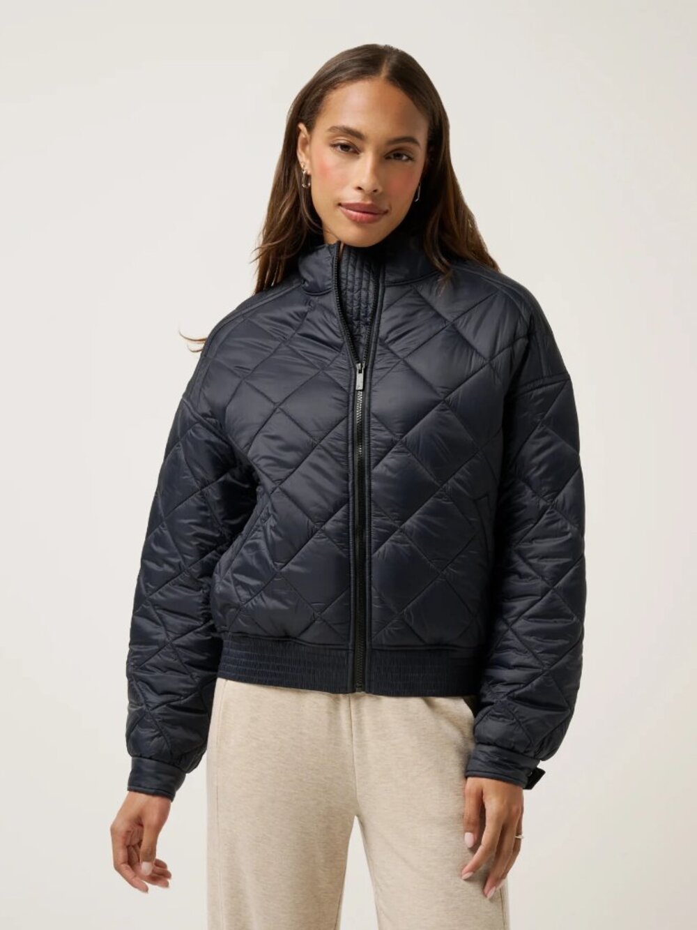 NWT TRAVISMATHEW Lights At Night Women's Quilted Jacket in Obsidian Size S